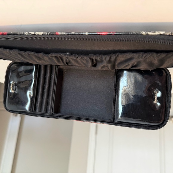 Brighton Floral Heart jewelry travel case in Black, Cream & Pink - Picture 6 of 9